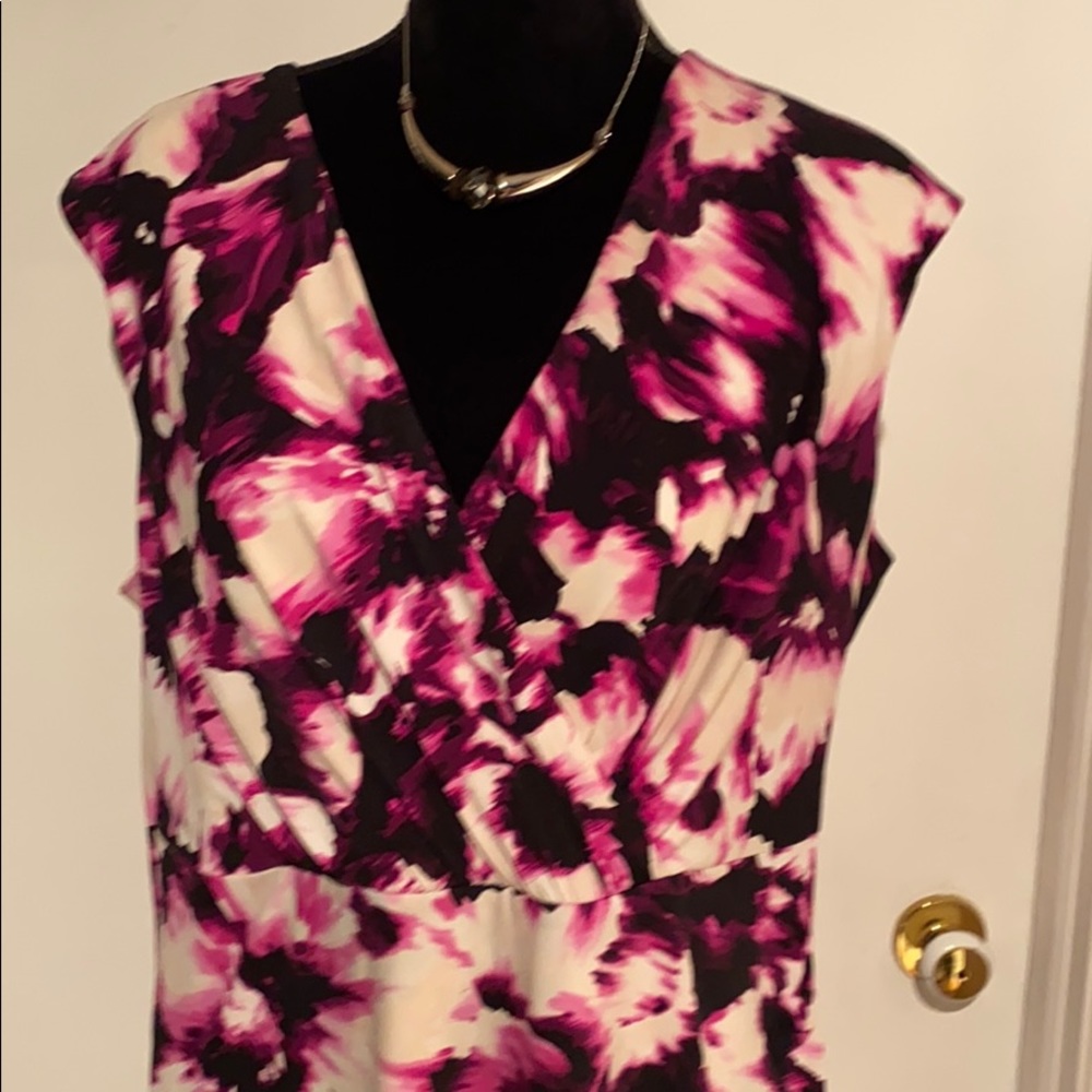 PLANET Midi Dress w/ ruching!!! - Picture 2 of 12